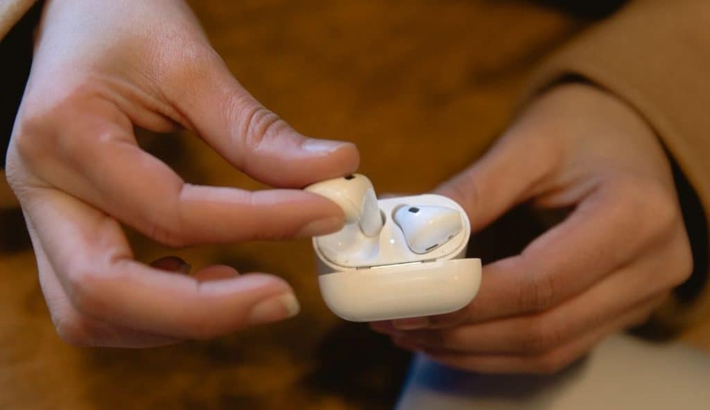 How to Clean Each Component of Your Apple AirPods MaidForYou